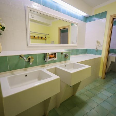 Hotel Rivamare Ischia Bagian luar foto