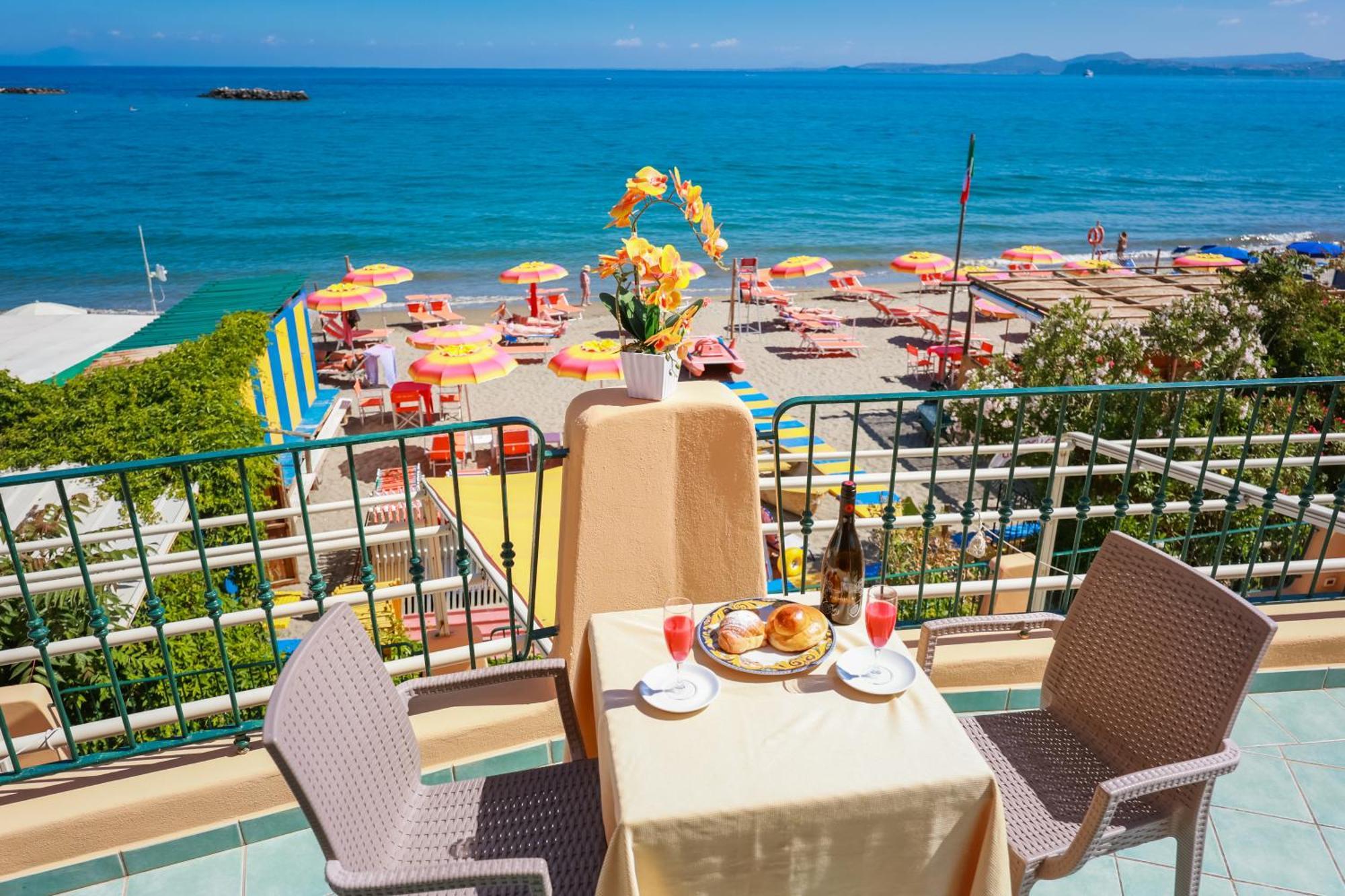 Hotel Rivamare Ischia Bagian luar foto
