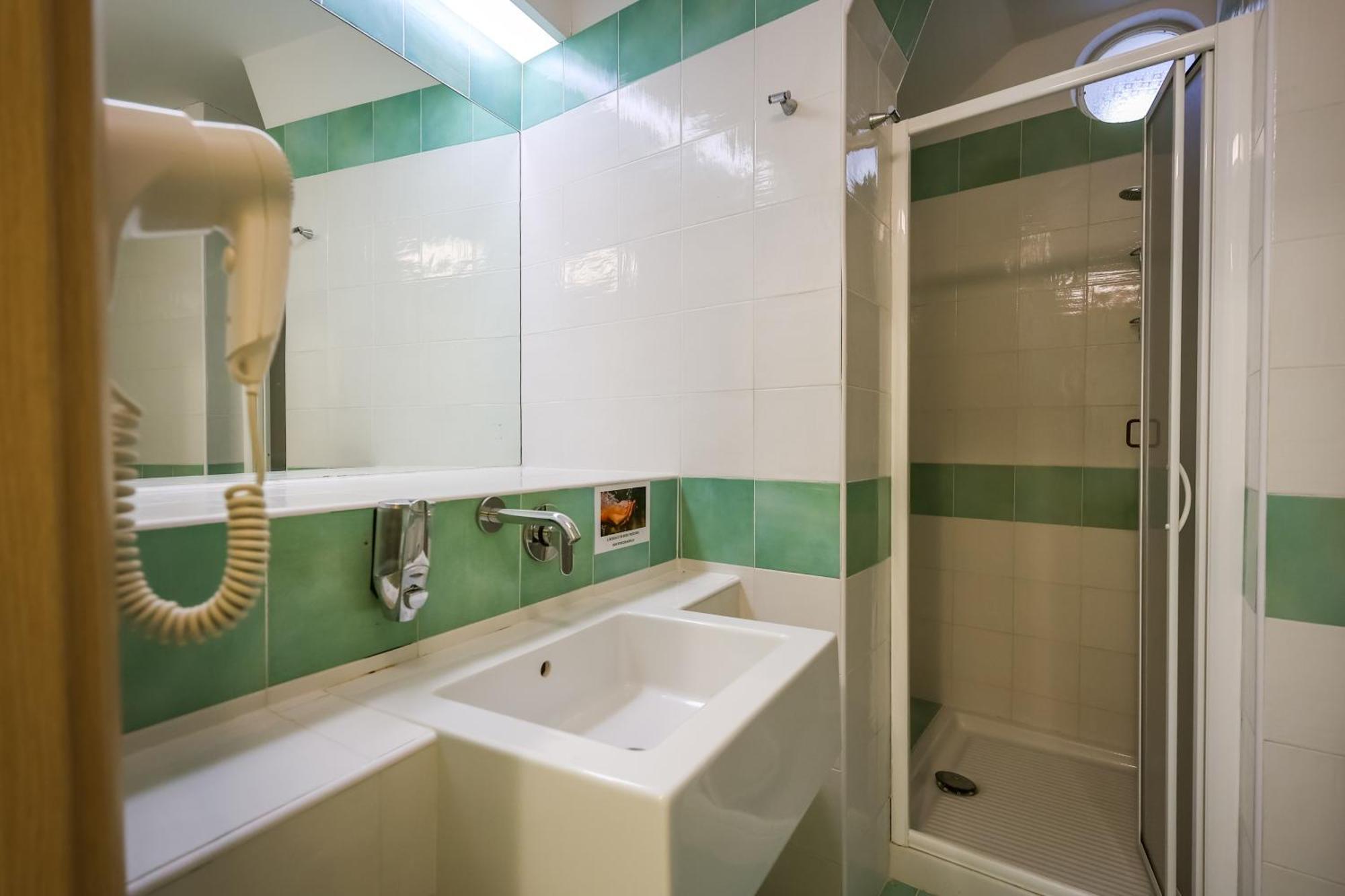 Hotel Rivamare Ischia Bagian luar foto