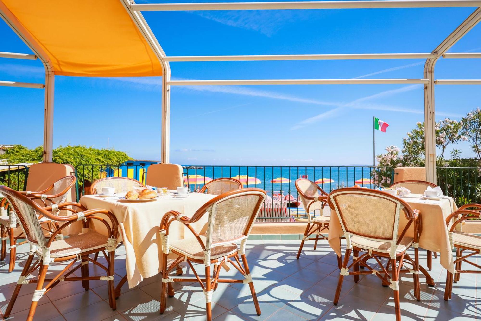 Hotel Rivamare Ischia Bagian luar foto