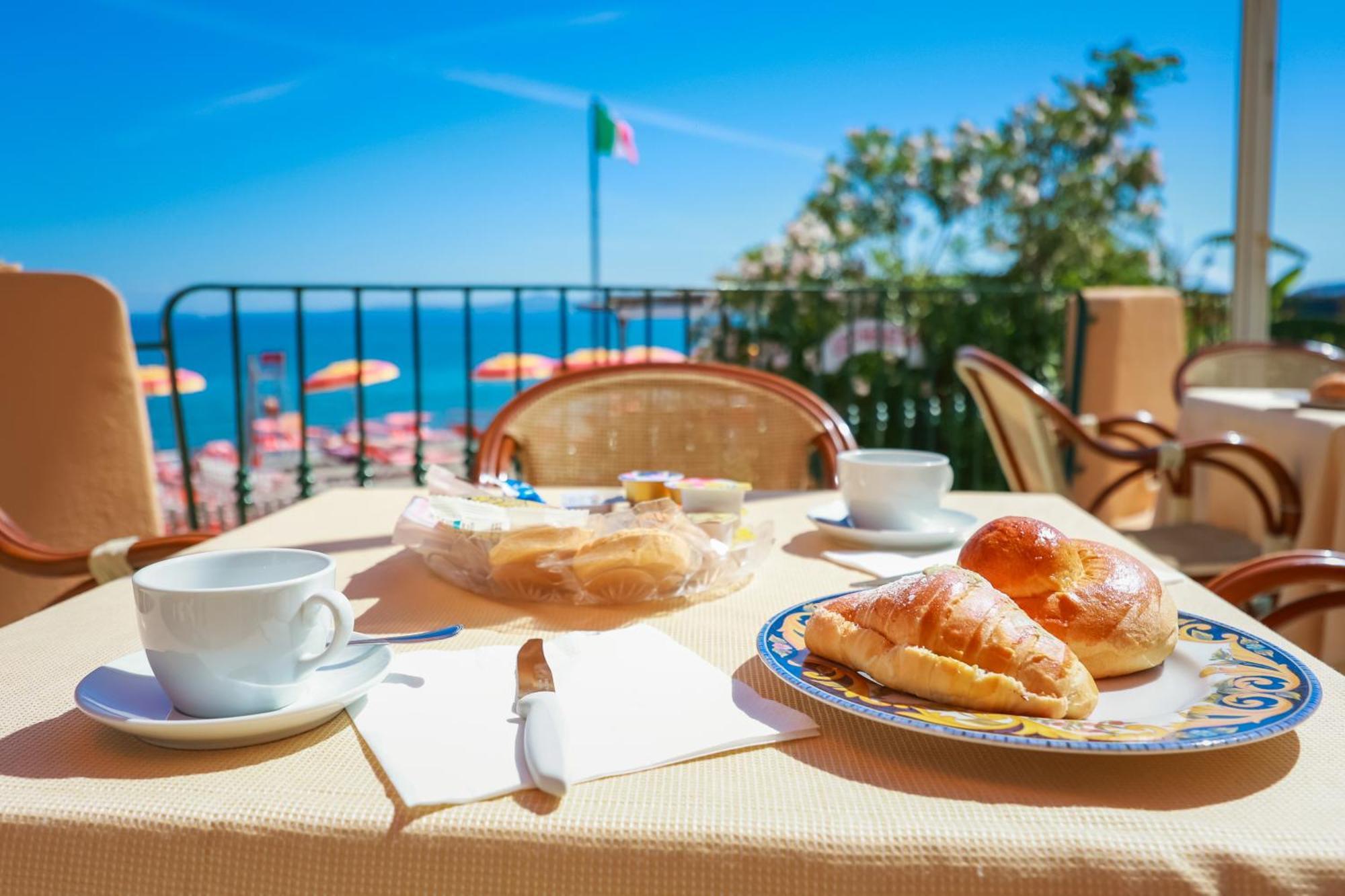 Hotel Rivamare Ischia Bagian luar foto