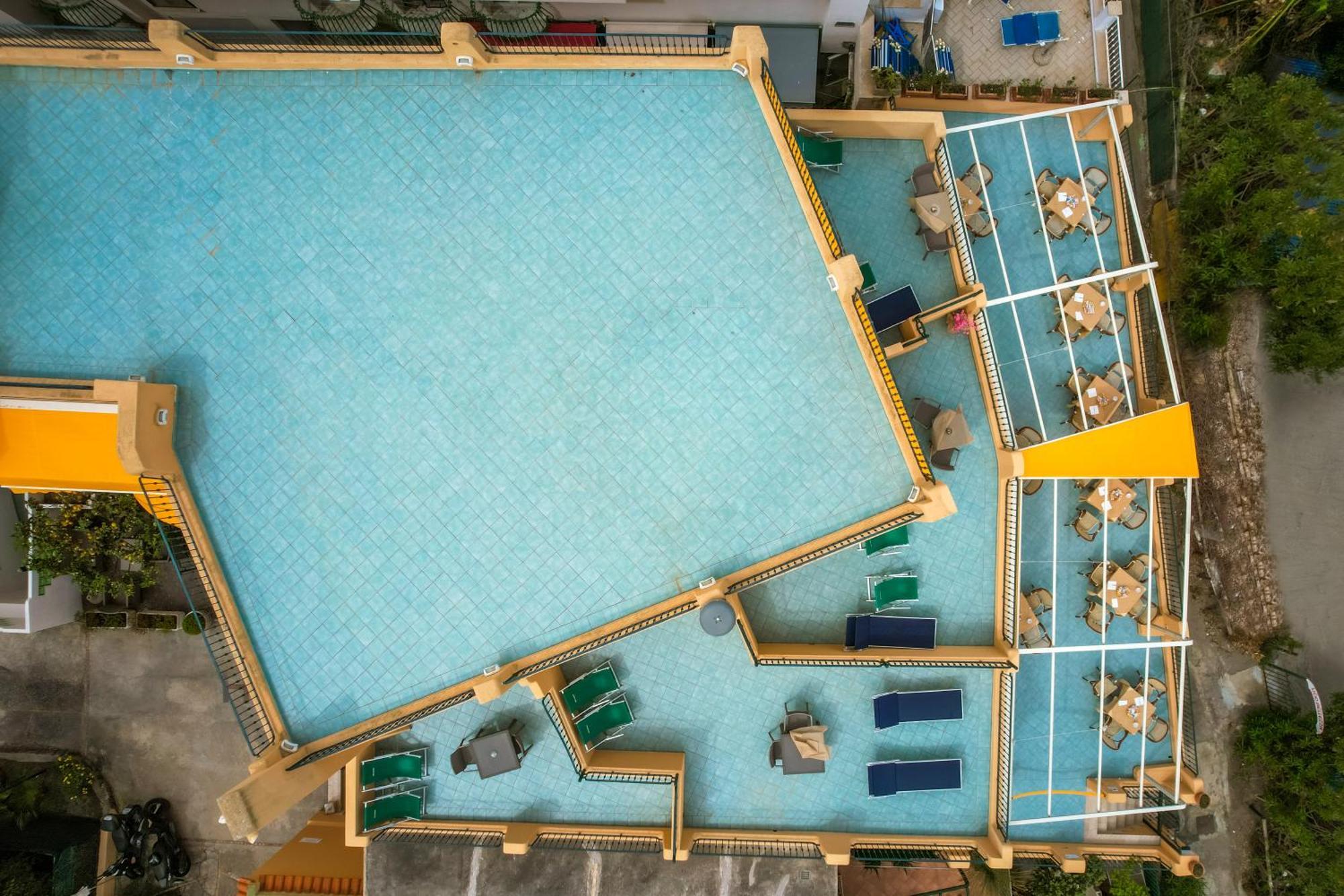 Hotel Rivamare Ischia Bagian luar foto