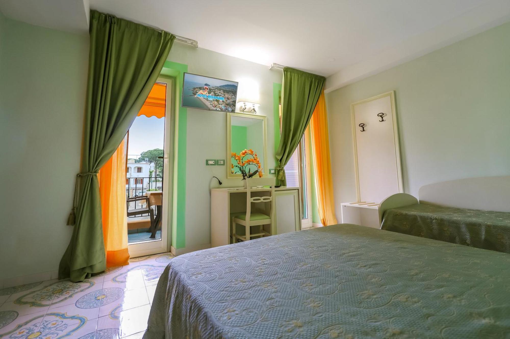 Hotel Rivamare Ischia Bagian luar foto