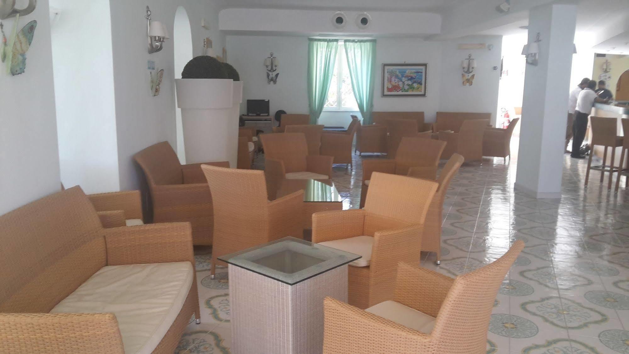 Hotel Rivamare Ischia Bagian luar foto